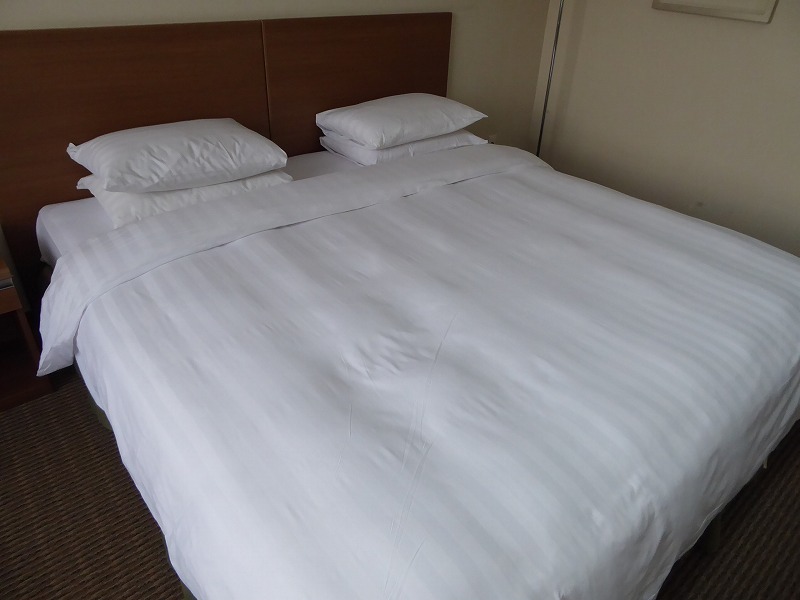 Ramadaホテルのベッド