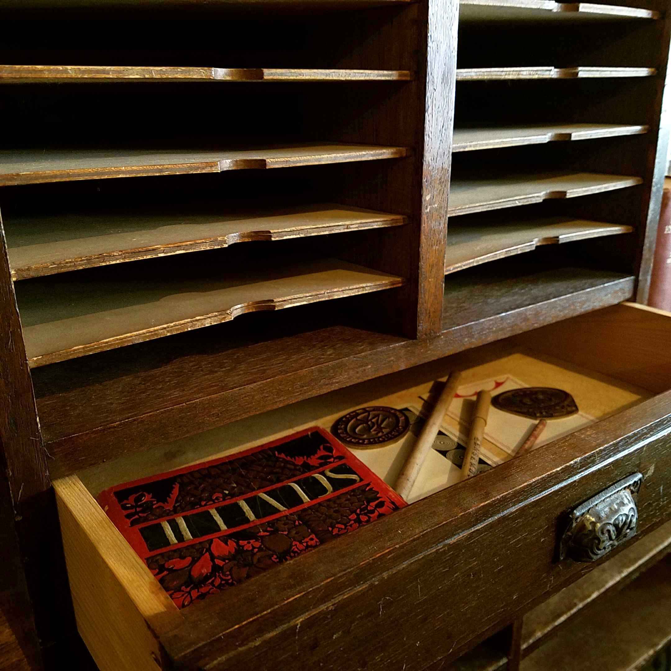 昭和レトロな古い木製カルテケース（書類棚） - [Sold Out]過去の販売商品