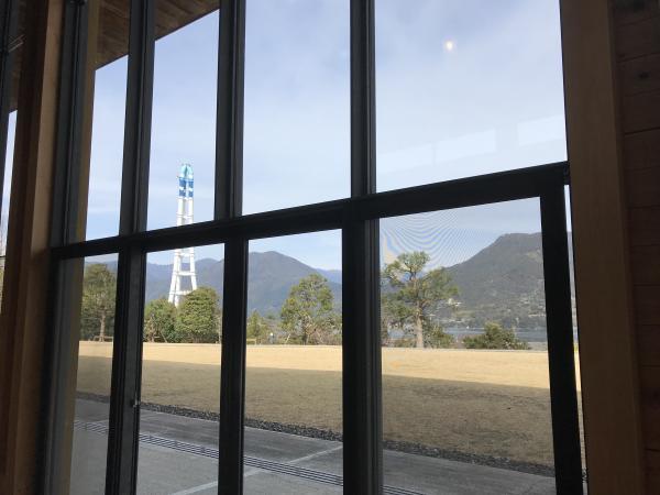 熊野古道センターの中からの眺め
